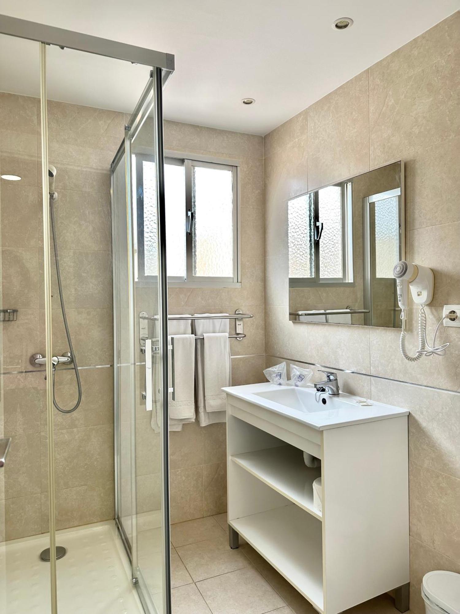 Hotel Victoria Centro Almunecar Ngoại thất bức ảnh
